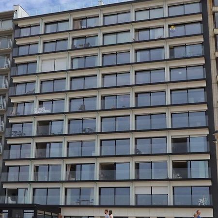 Studio 105 Op Zeedijk Met Frontaal Zeezicht 1Ste Verdiep Middelkerke Luaran gambar